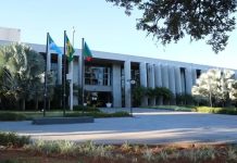 Zanin, do STF, determina volta de presidente do TJ-MS ao cargo