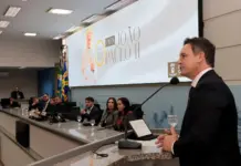Câmara Municipal homenageia religiosos com o Prêmio Papa João Paulo II