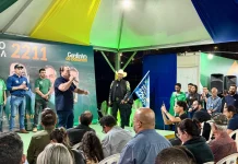 Multidão marca presença com inauguração de comitê de Rodolfo Nogueira
