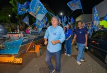 Caravina realiza adesivaços e percorre municípios da região sudeste neste fim de semana