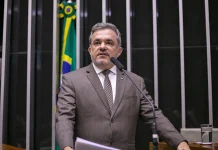 Vander reforça apelos por celeridade na votação do fim da escala 6×1