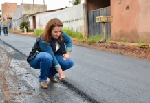 Prefeita visita Jardim das Perdizes para verificar implantação de asfalto em dez ruas