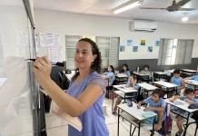Prefeitura sanciona reajuste salarial de profissionais do magistério