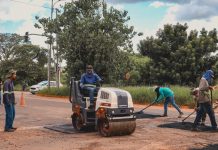 Mutirão usa 100 toneladas de asfalto na Vila Planalto e serviços continuam nesta semana