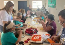 Cras Estrela Dalva transforma cadeiras em atividade de convivência