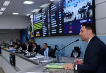 Na Câmara, Lucas Bitencourt apresenta balanço de R$ 40 milhões em melhorias nas escolas